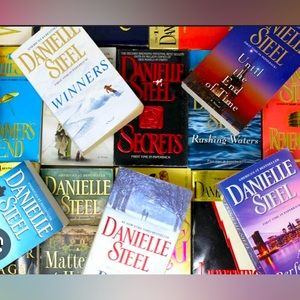 Danielle Steel Random Lot of 20 Romance UNSORTED Mass Market Hardcover Books